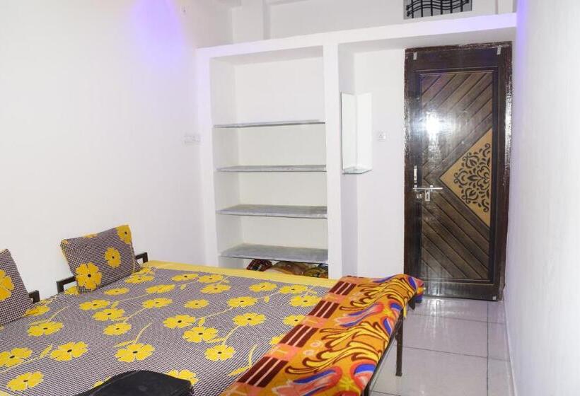 پانسیون Gurudham Guest House