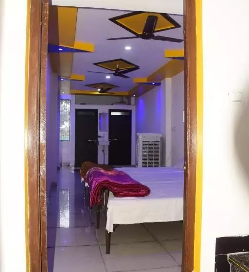 ペンション Gurudham Guest House