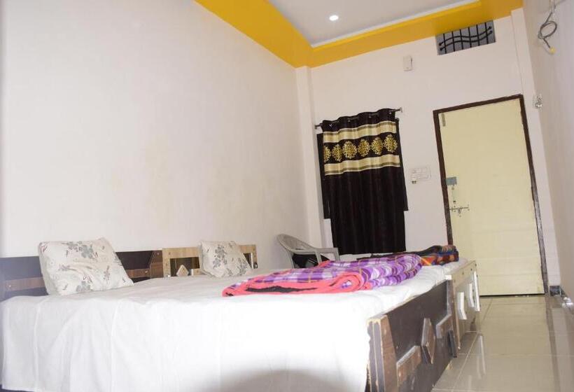 پانسیون Gurudham Guest House