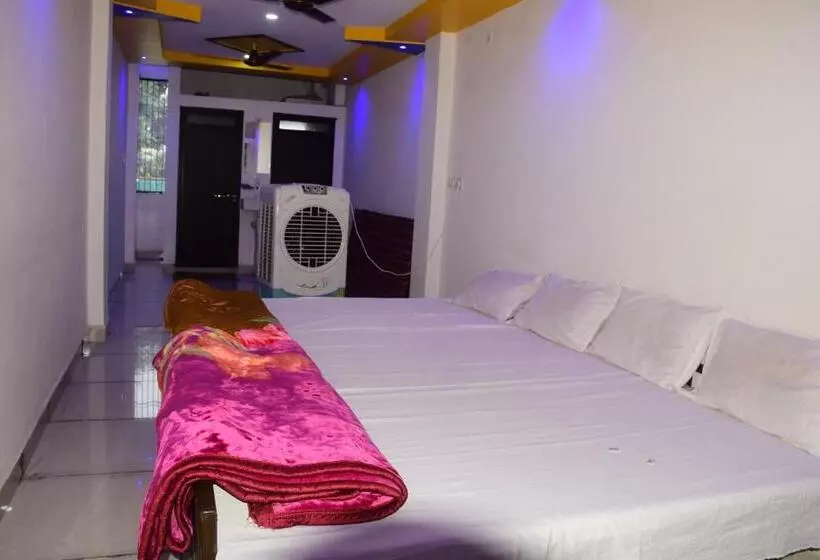 ペンション Gurudham Guest House