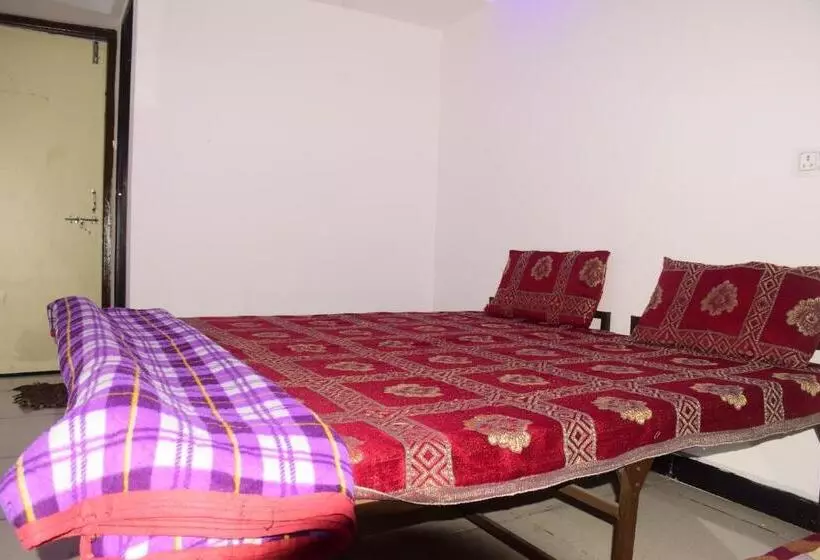ペンション Gurudham Guest House
