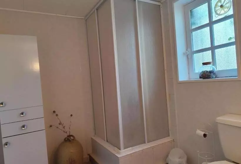 Majatalo Jolie Chambre Indépendante Avec Salle D Eau Privée