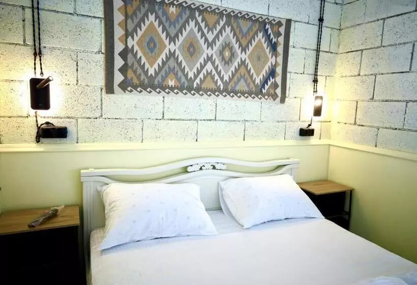 پانسیون Tiroents Boutique