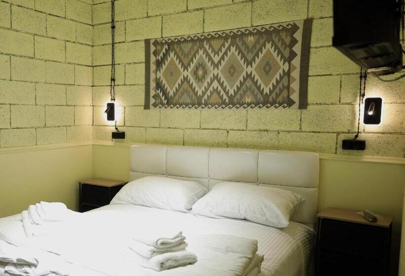 پانسیون Tiroents Boutique