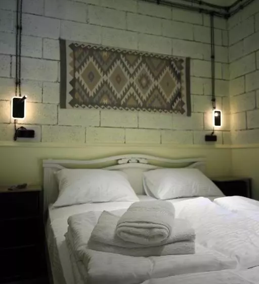 پانسیون Tiroents Boutique