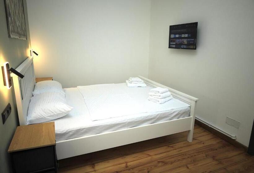 پانسیون Tiroents Boutique