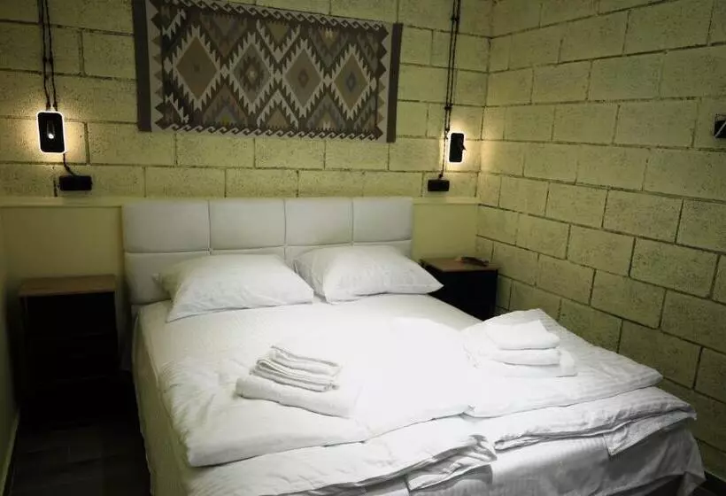 پانسیون Tiroents Boutique