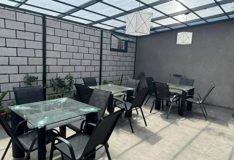 پانسیون Tiroents Boutique