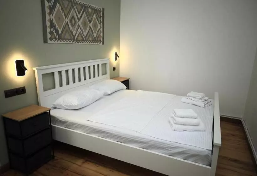 پانسیون Tiroents Boutique