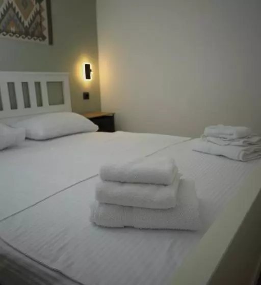 پانسیون Tiroents Boutique