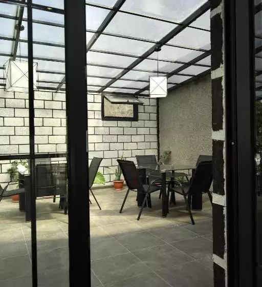 پانسیون Tiroents Boutique