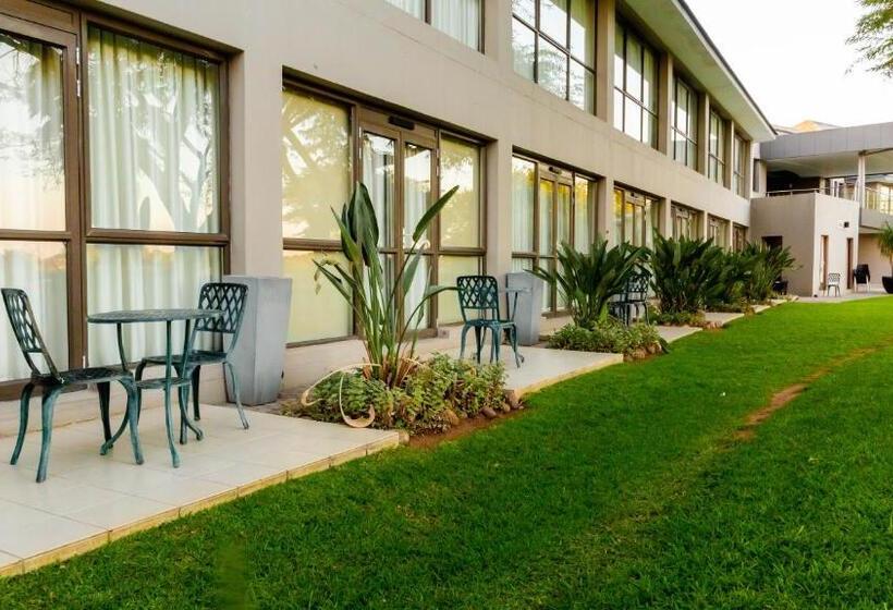 Phakalane Golf Estate Hotel & Convention Centre