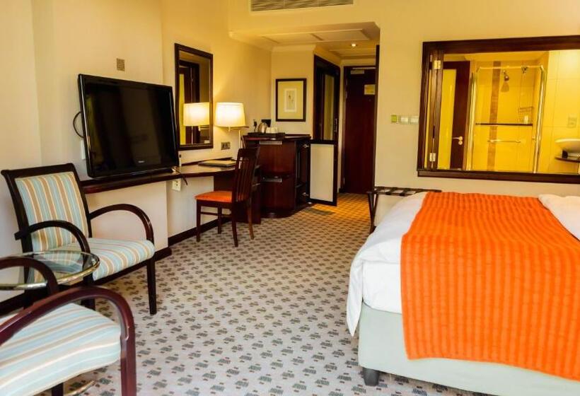 Phakalane Golf Estate Hotel & Convention Centre