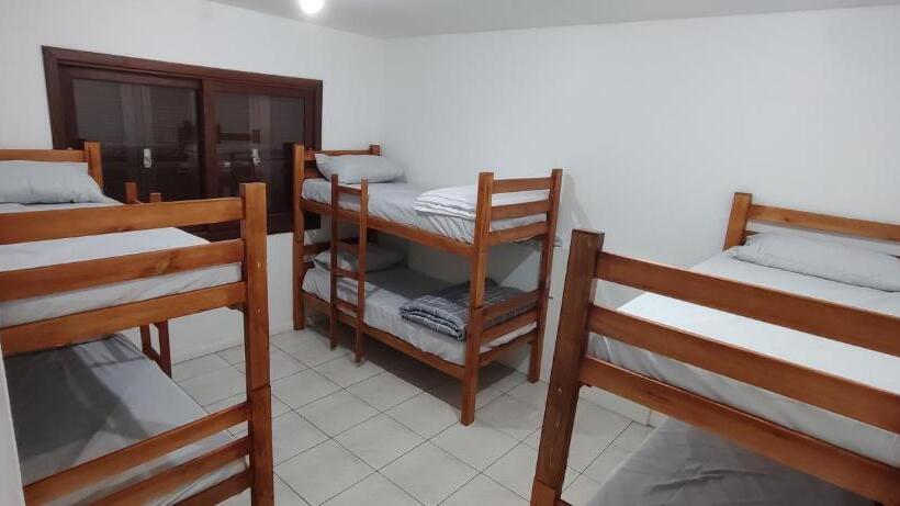 Picco Da Ilha Hostel