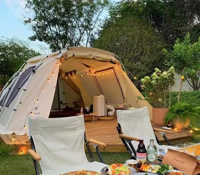 リゾートホテル Zhangjiajie Cliff Flower Rv Tent