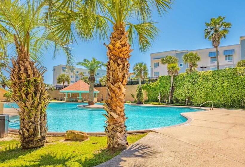 Poolside Paradise