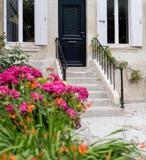 Villa Robs Appartements Tout Confort, Tv Connectée, Haut Débit, Localisation Idéale Courts Séjou