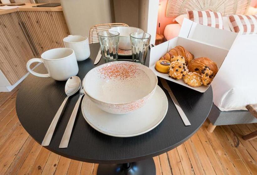 Villa Robs Appartements Tout Confort, Tv Connectée, Haut Débit, Localisation Idéale Courts Séjou