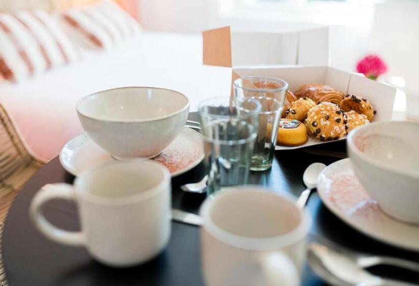 Villa Robs Appartements Tout Confort, Tv Connectée, Haut Débit, Localisation Idéale Courts Séjou