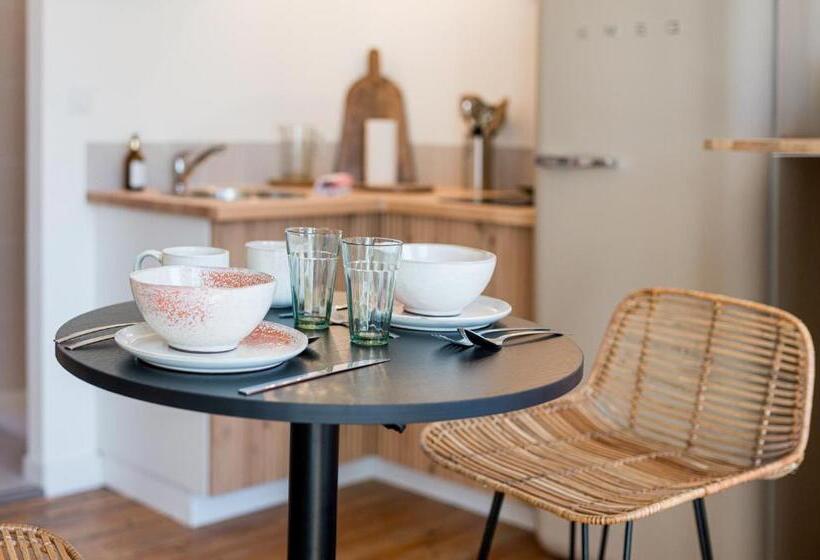 Villa Robs Appartements Tout Confort, Tv Connectée, Haut Débit, Localisation Idéale Courts Séjou