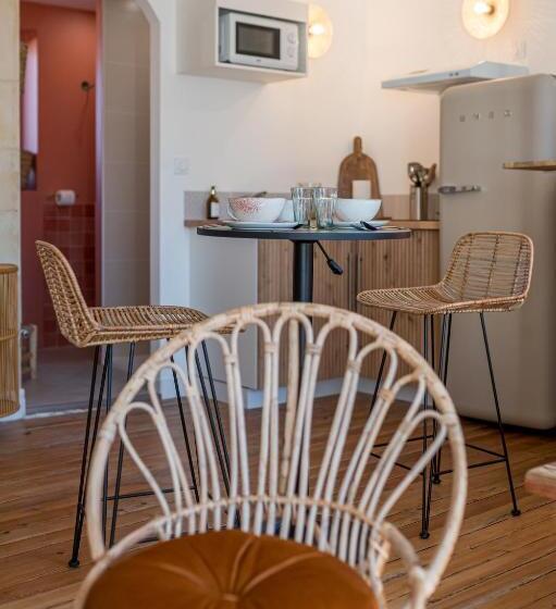 Villa Robs Appartements Tout Confort, Tv Connectée, Haut Débit, Localisation Idéale Courts Séjou