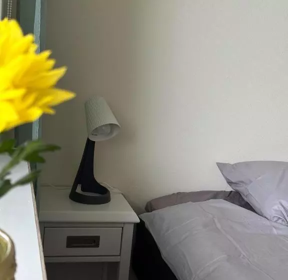 Retkeilymaja Lepopaikka Lokinpesä, Majoitus Ja Camping