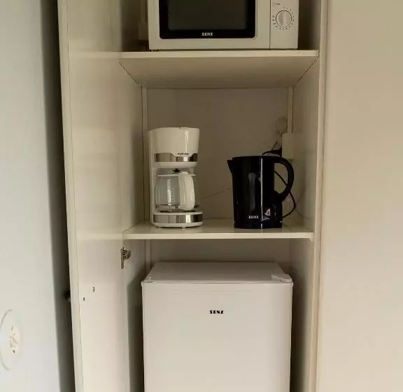 Retkeilymaja Lepopaikka Lokinpesä, Majoitus Ja Camping