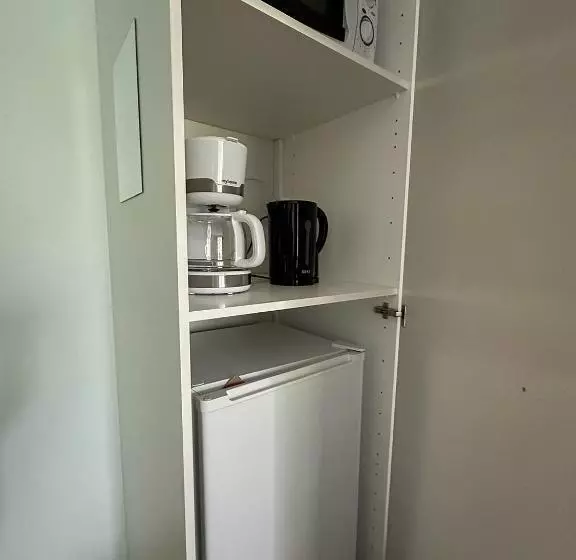 Retkeilymaja Lepopaikka Lokinpesä, Majoitus Ja Camping