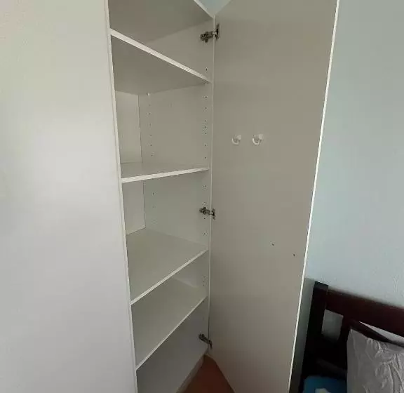 Retkeilymaja Lepopaikka Lokinpesä, Majoitus Ja Camping