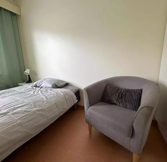 Retkeilymaja Lepopaikka Lokinpesä, Majoitus Ja Camping