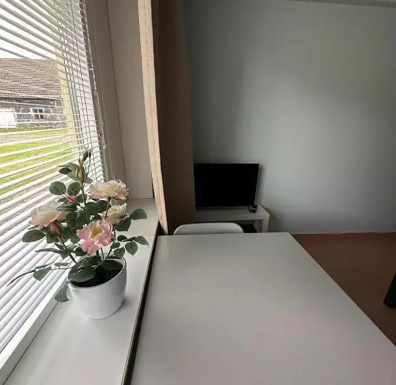 Retkeilymaja Lepopaikka Lokinpesä, Majoitus Ja Camping