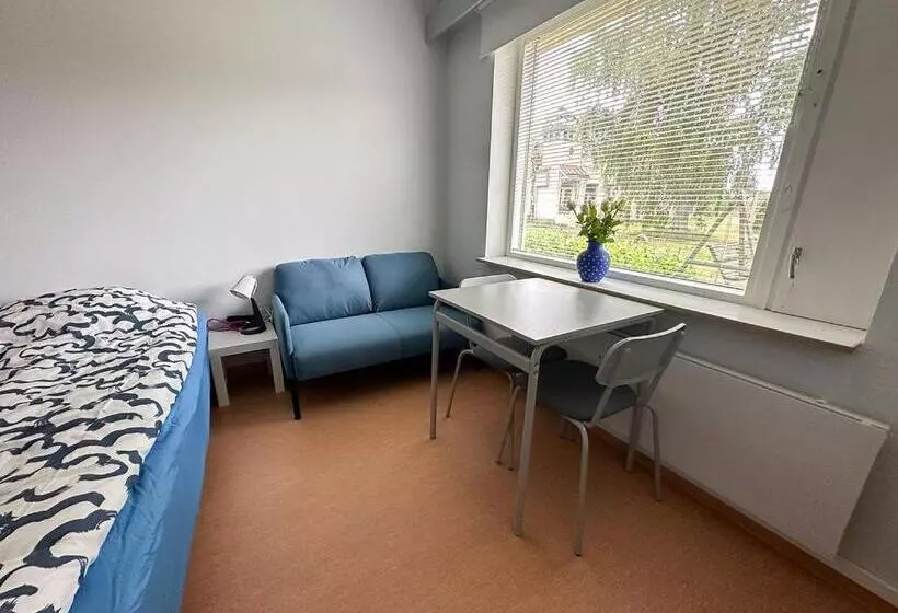 Retkeilymaja Lepopaikka Lokinpesä, Majoitus Ja Camping