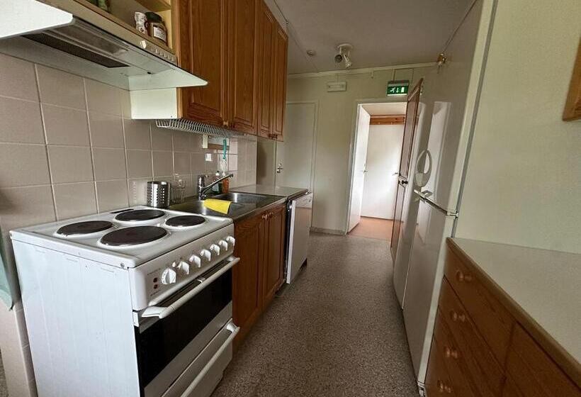 هاستل Lepopaikka Lokinpesä, Majoitus Ja Camping