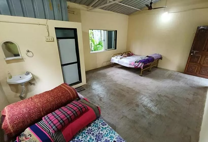 Hotelli Datta Srushti Cottage Alibaug
