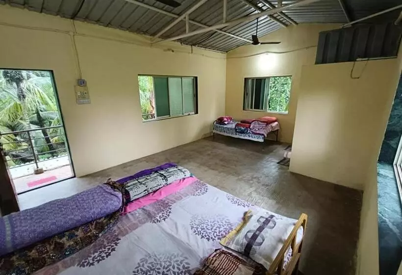 Hotelli Datta Srushti Cottage Alibaug