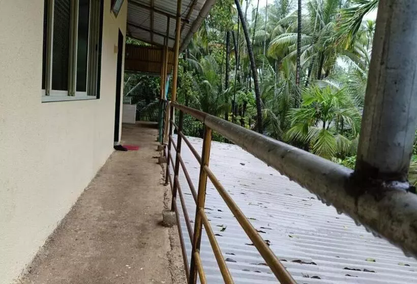 Hotelli Datta Srushti Cottage Alibaug