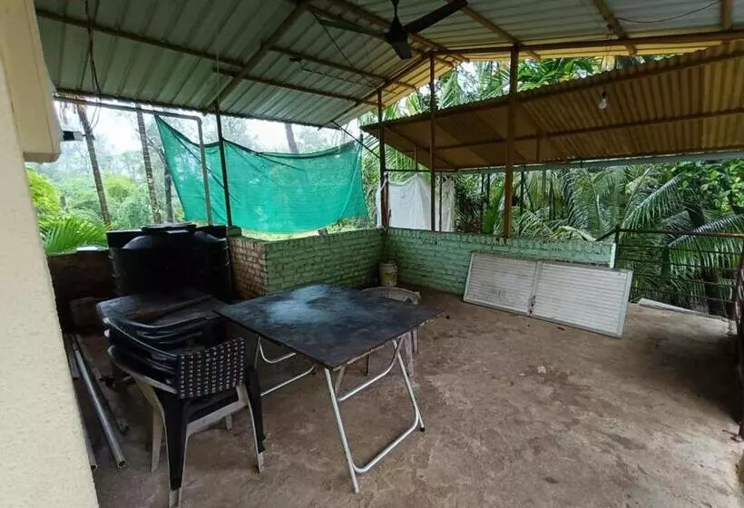 Hotelli Datta Srushti Cottage Alibaug