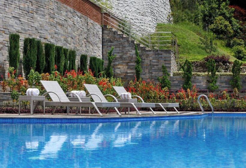 هتل Holiday Inn Resort Kathmandu Budhanilkantha, An Ihg