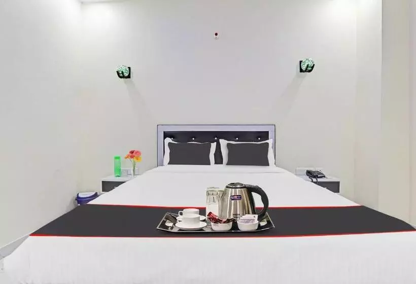 Super Hotel O Banthara Near Airport
