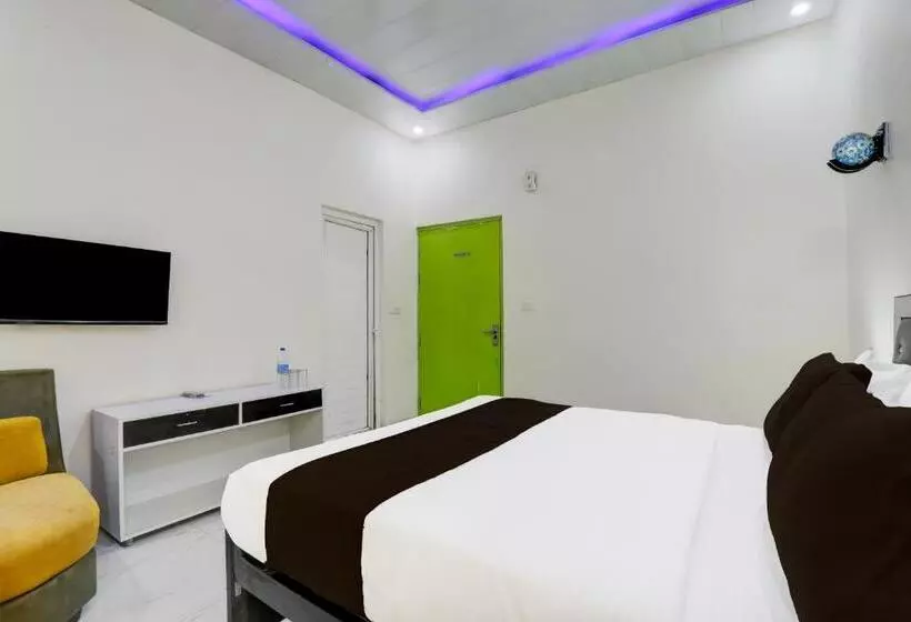Super Hotel O Banthara Near Airport