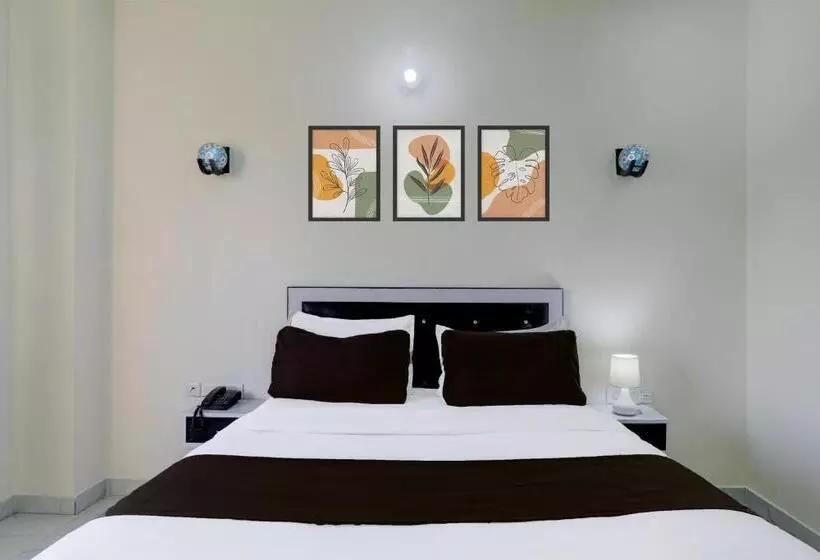 Super Hotel O Banthara Near Airport