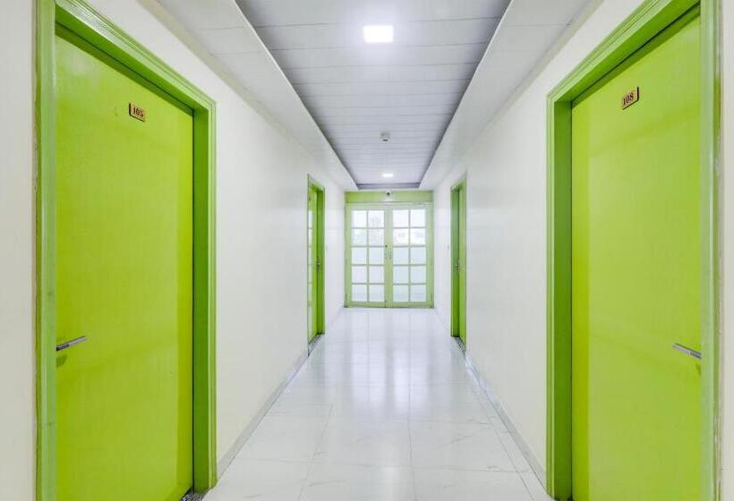 Super Hotel O Banthara Near Airport