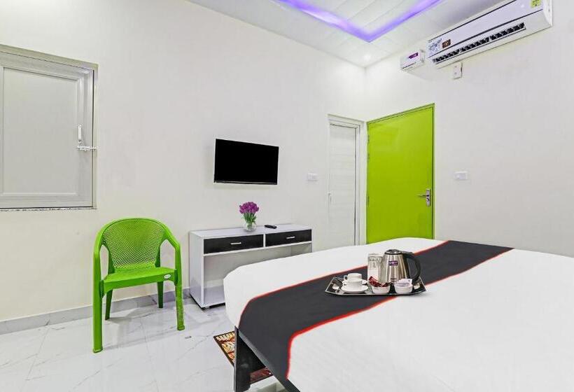 Super Hotel O Banthara Near Airport