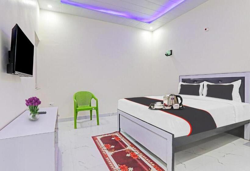 Super Hotel O Banthara Near Airport