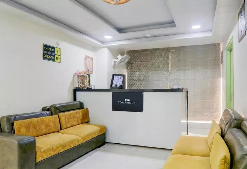 Super Hotel O Banthara Near Airport