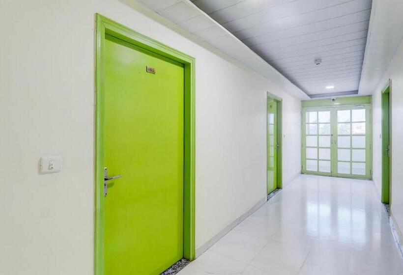 Super Hotel O Banthara Near Airport