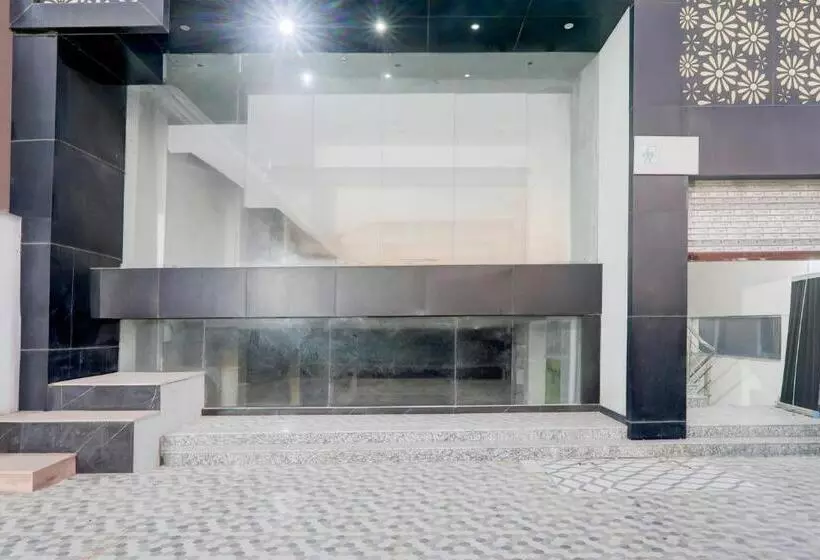 Super Hotel O Banthara Near Airport