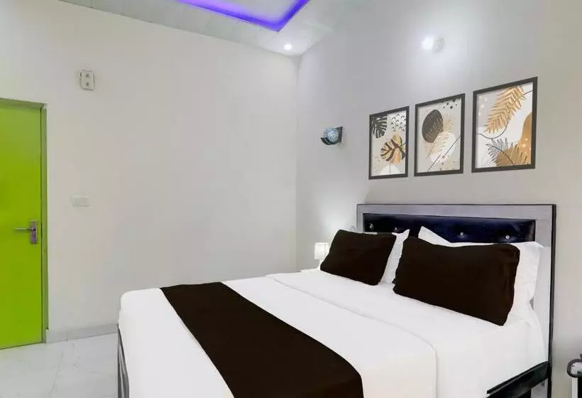 Super Hotel O Banthara Near Airport