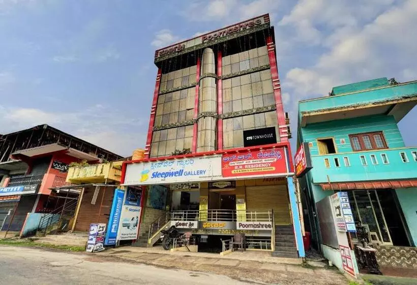 ホテル Super Collection O Kushal Nagar Near Ksrtc Bus Stand Formerly Rr Residency