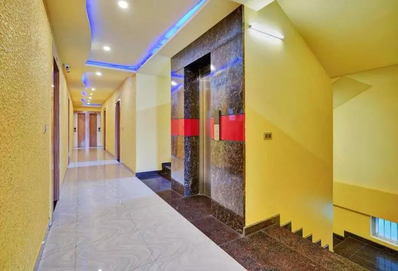 ホテル Super Collection O Kushal Nagar Near Ksrtc Bus Stand Formerly Rr Residency